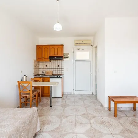 Appartement Fokia 3 *